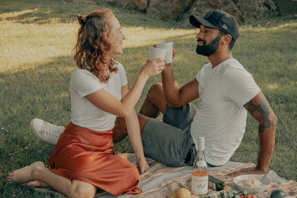 Man and woman on a picnic
